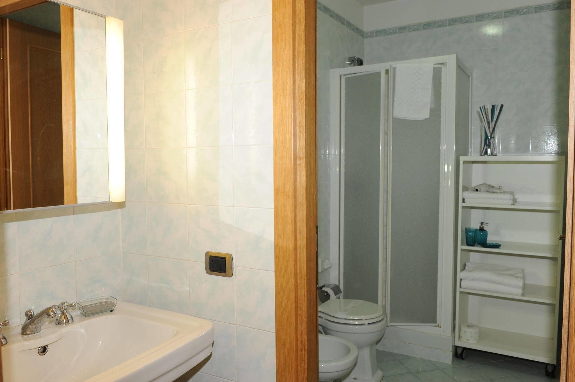 Lux Appartamenti Roma Exterior foto